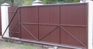 Купить откатные ворота из профнастила Березники, цена от 1758 руб.